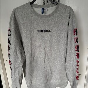 H&M Gray Crewneck Sweater with New York Graphic